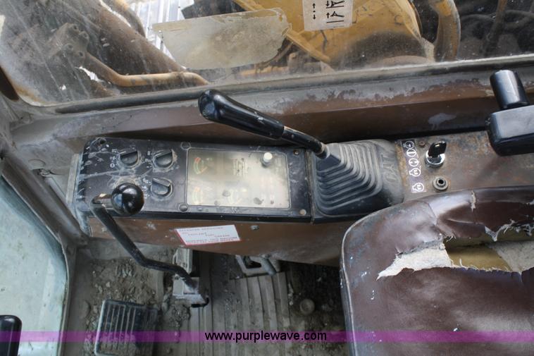 image for item A6790 1993 Caterpillar E70B mini excavator