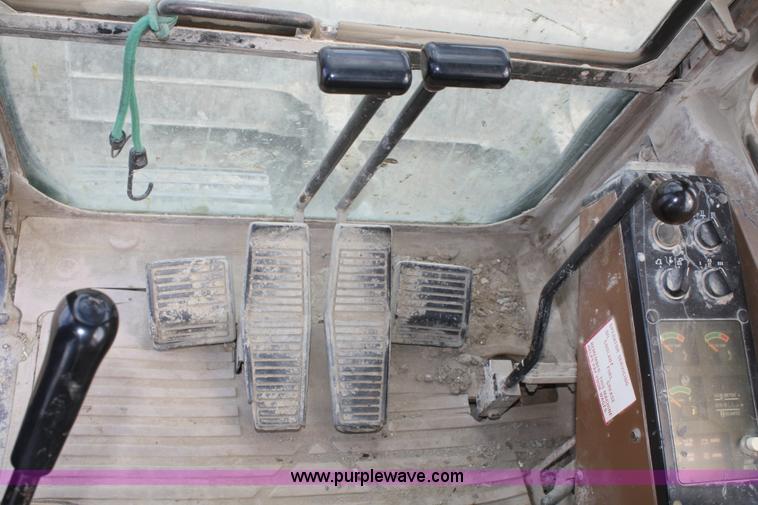 image for item A6790 1993 Caterpillar E70B mini excavator