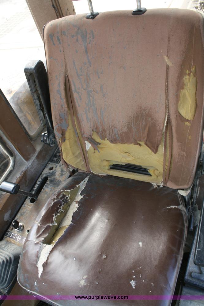 image for item A6790 1993 Caterpillar E70B mini excavator