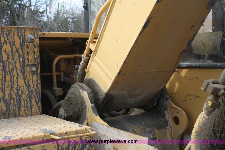 image for item A6790 1993 Caterpillar E70B mini excavator