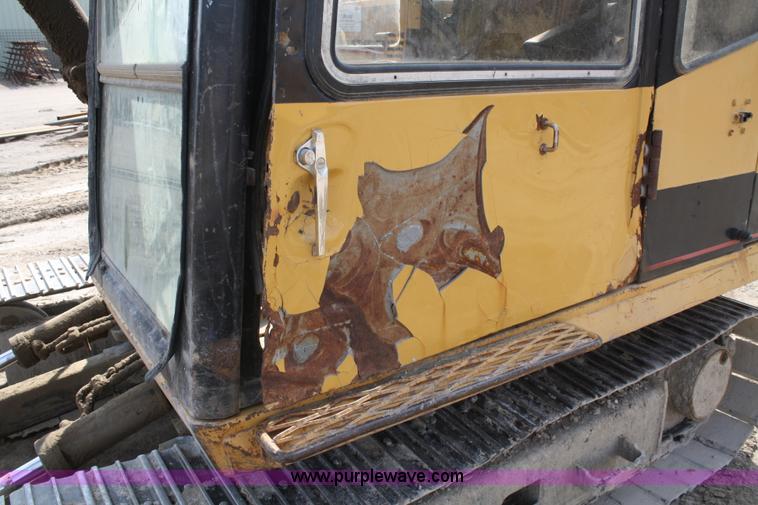 image for item A6790 1993 Caterpillar E70B mini excavator