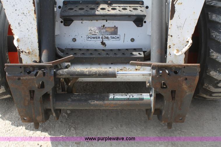 image for item A6794 2005 Bobcat S220 skid steer