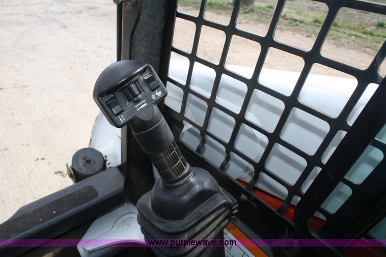 image for item A6794 2005 Bobcat S220 skid steer