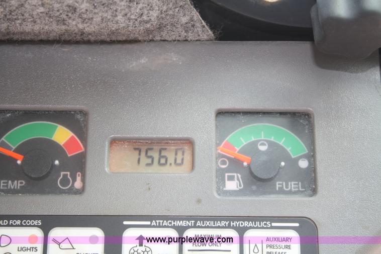 image for item A6794 2005 Bobcat S220 skid steer