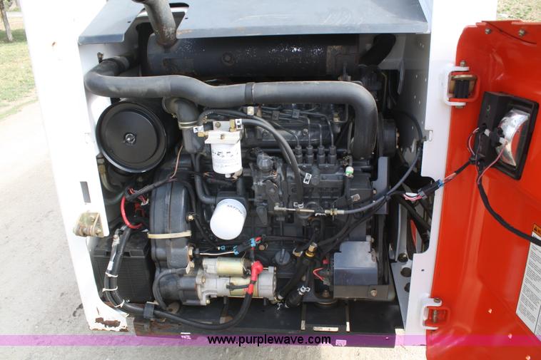 image for item A6794 2005 Bobcat S220 skid steer