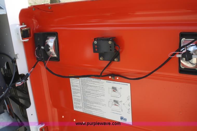 image for item A6794 2005 Bobcat S220 skid steer