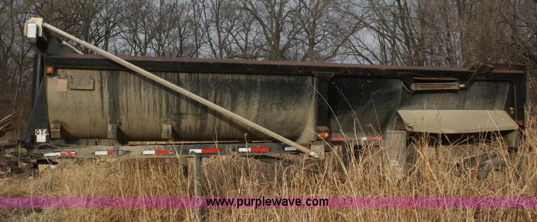 image for item A6802 2000 Travis 26' end dump trailer