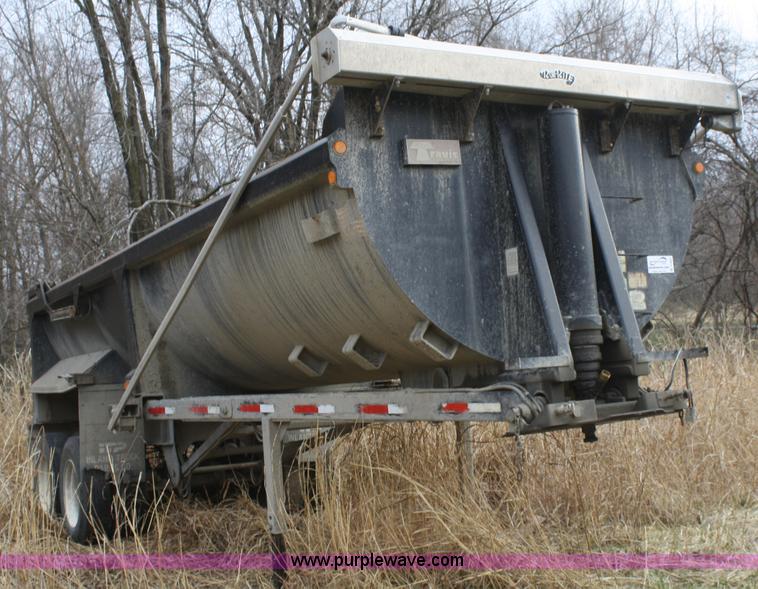 image for item A6802 2000 Travis 26' end dump trailer