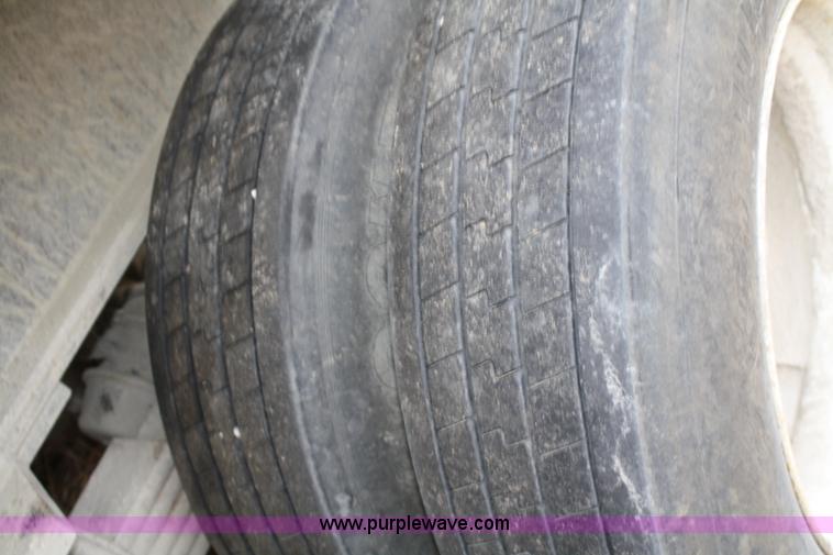 image for item A6802 2000 Travis 26' end dump trailer