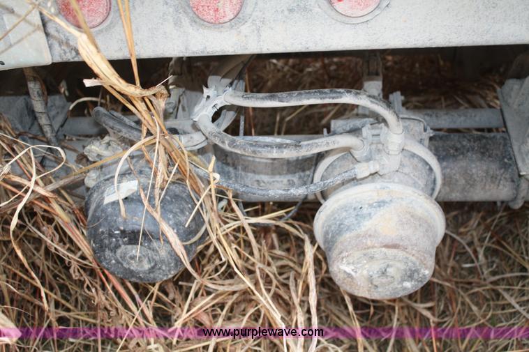 image for item A6802 2000 Travis 26' end dump trailer