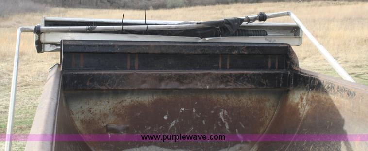 image for item A6802 2000 Travis 26' end dump trailer