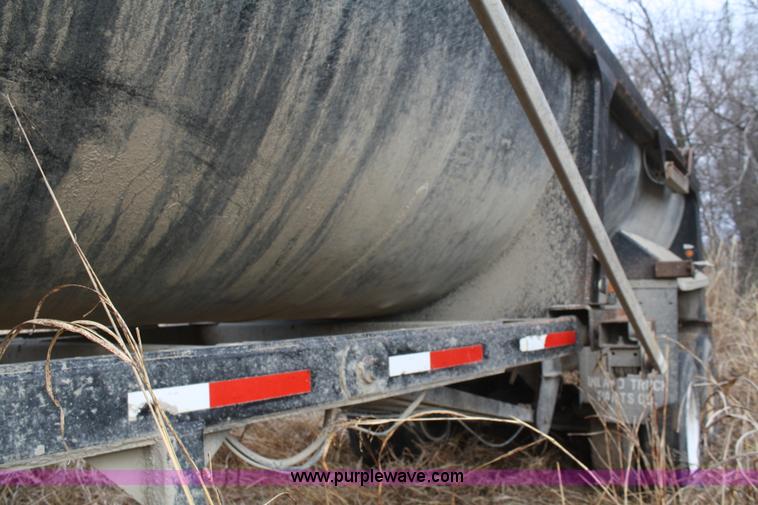 image for item A6802 2000 Travis 26' end dump trailer