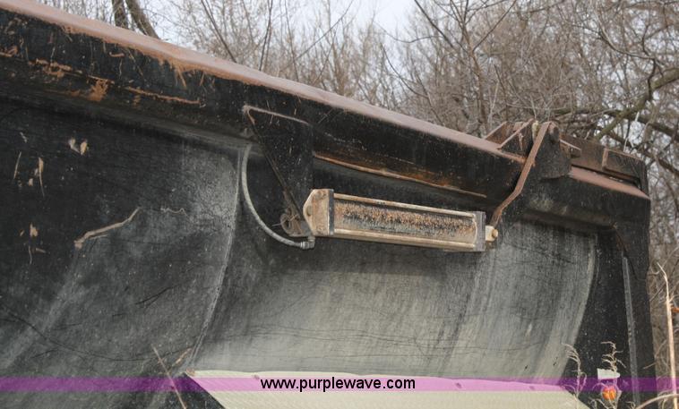 image for item A6802 2000 Travis 26' end dump trailer