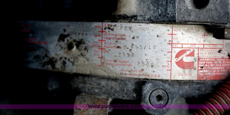 image for item A6832 2003 Freightliner FLD120 semi truck