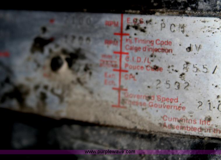 image for item A6832 2003 Freightliner FLD120 semi truck