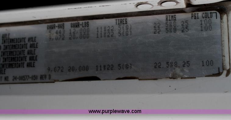 image for item A6832 2003 Freightliner FLD120 semi truck