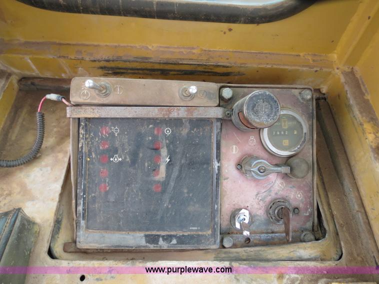 image for item B2277 1982 Caterpillar 953 track loader