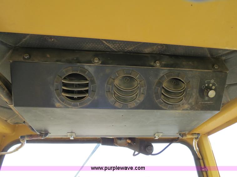 image for item B2277 1982 Caterpillar 953 track loader