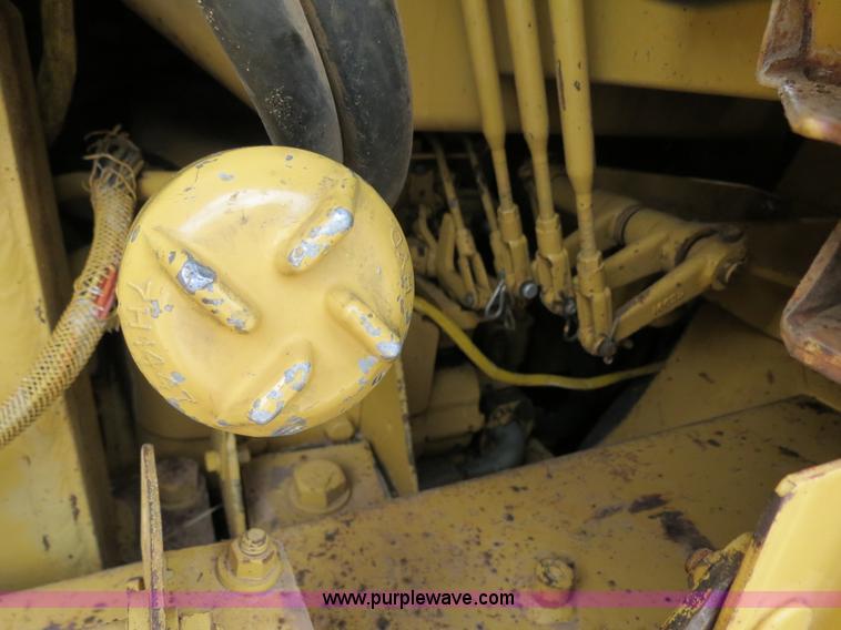 image for item B2277 1982 Caterpillar 953 track loader