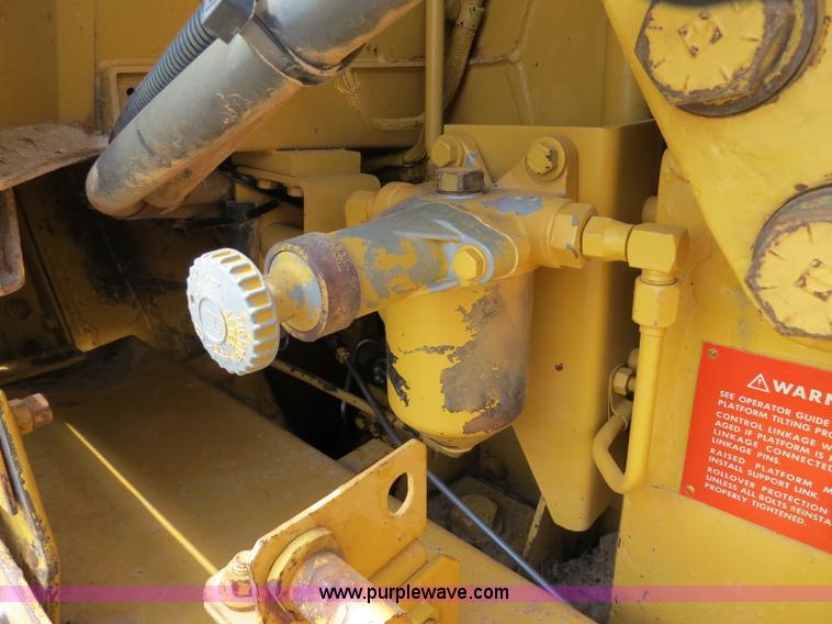 image for item B2277 1982 Caterpillar 953 track loader