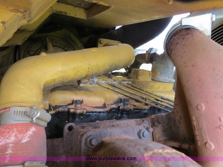 image for item B2277 1982 Caterpillar 953 track loader