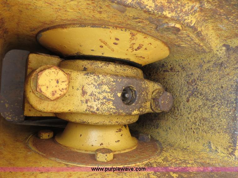 image for item B2277 1982 Caterpillar 953 track loader