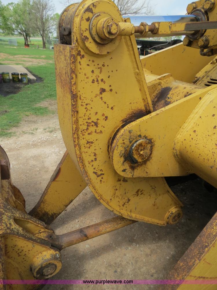 image for item B2277 1982 Caterpillar 953 track loader