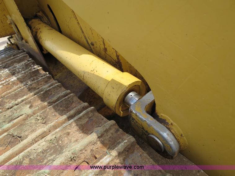 image for item B2277 1982 Caterpillar 953 track loader