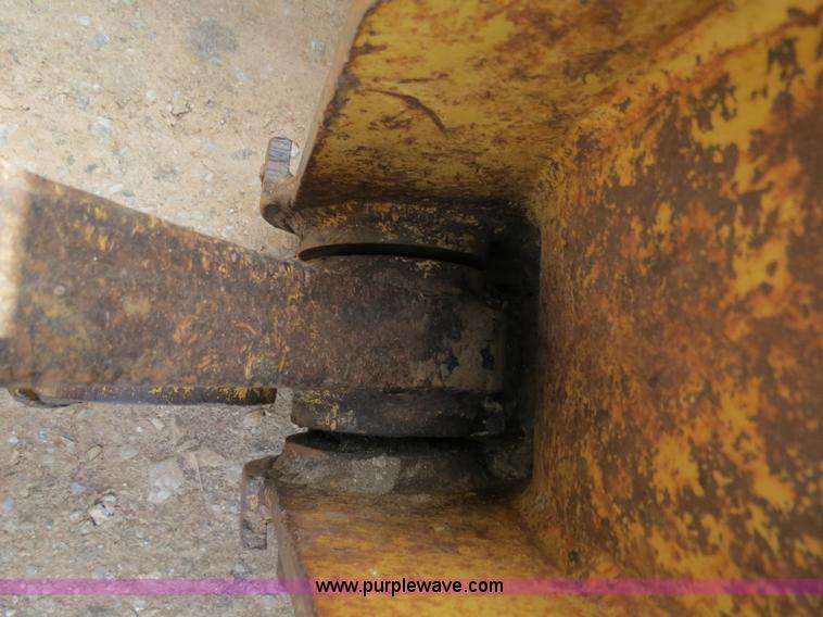 image for item B2277 1982 Caterpillar 953 track loader