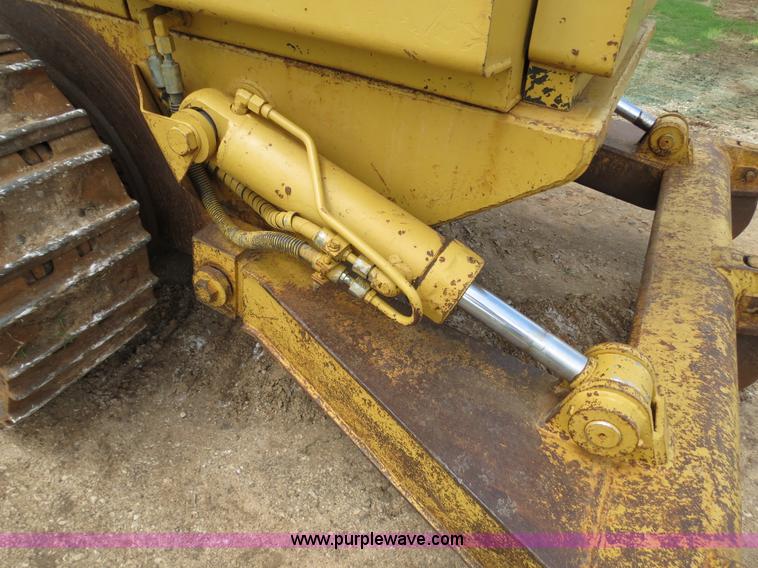 image for item B2277 1982 Caterpillar 953 track loader