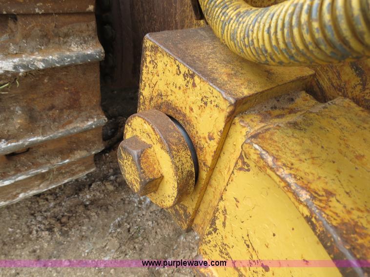 image for item B2277 1982 Caterpillar 953 track loader