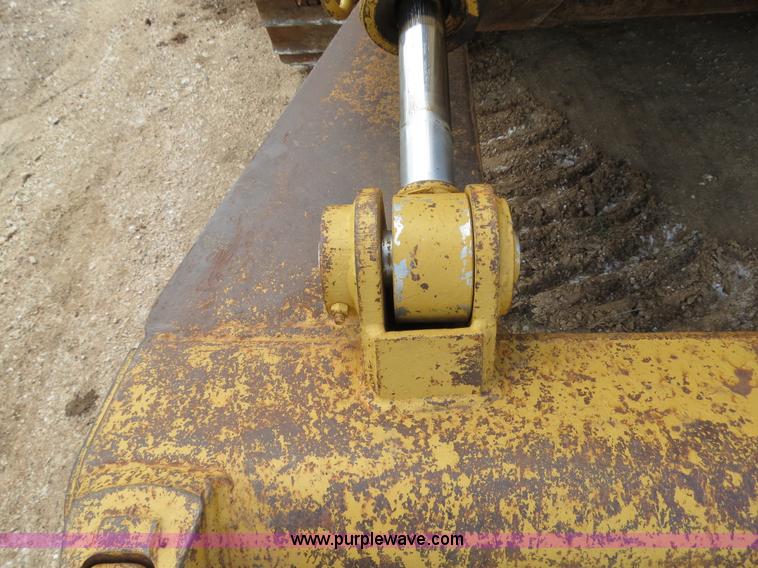 image for item B2277 1982 Caterpillar 953 track loader