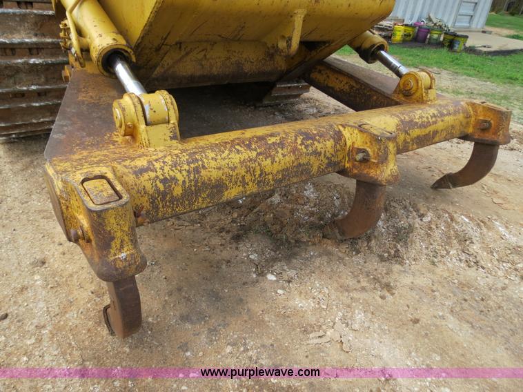 image for item B2277 1982 Caterpillar 953 track loader