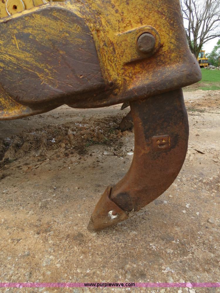 image for item B2277 1982 Caterpillar 953 track loader