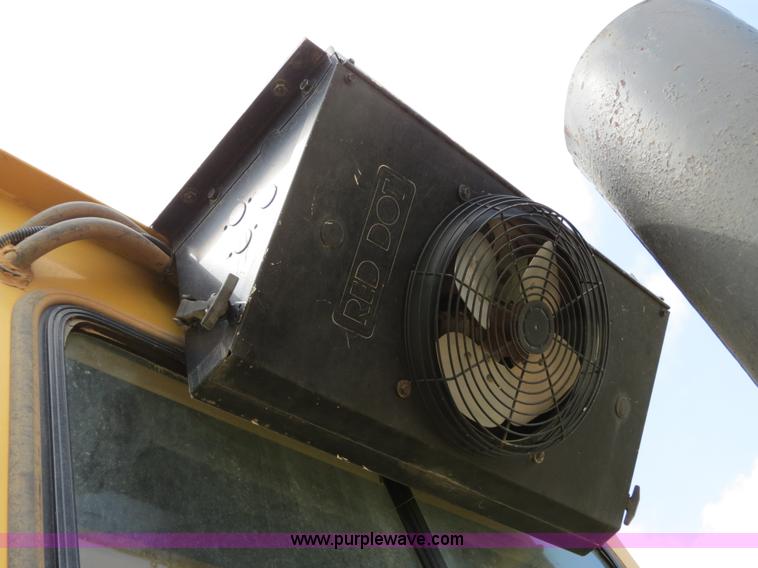 image for item B2277 1982 Caterpillar 953 track loader