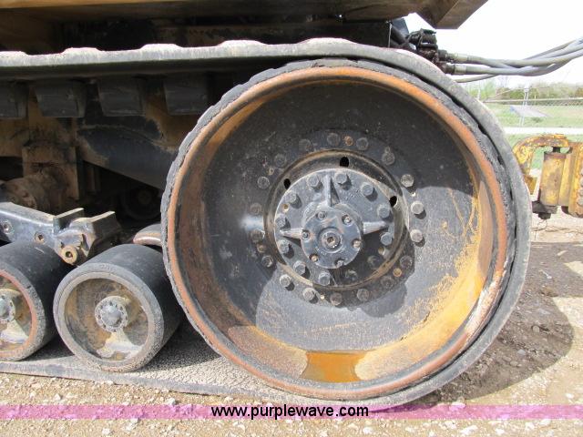 image for item B2666 1989 Caterpillar Challenger 65 tractor