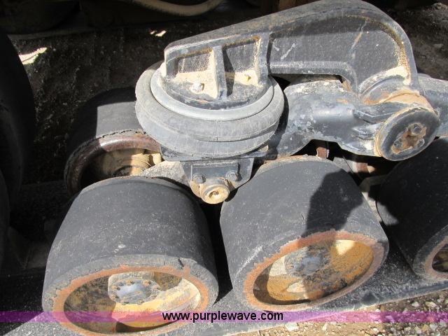 image for item B2666 1989 Caterpillar Challenger 65 tractor