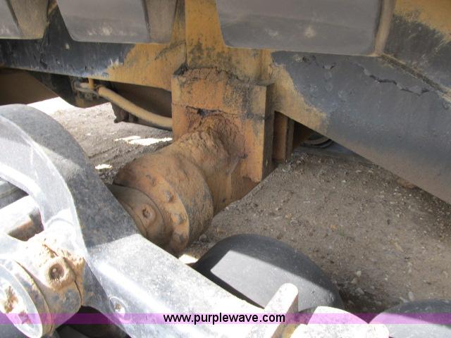 image for item B2666 1989 Caterpillar Challenger 65 tractor