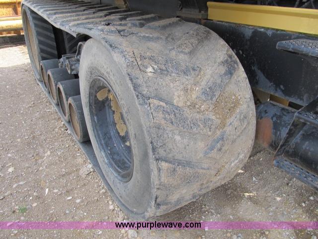 image for item B2666 1989 Caterpillar Challenger 65 tractor