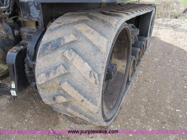 image for item B2666 1989 Caterpillar Challenger 65 tractor