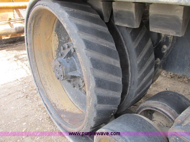 image for item B2666 1989 Caterpillar Challenger 65 tractor