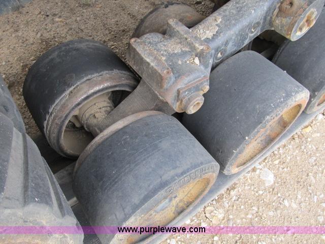 image for item B2666 1989 Caterpillar Challenger 65 tractor