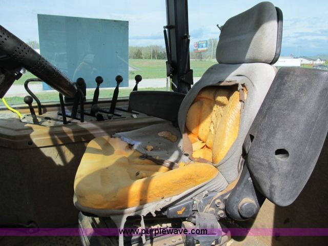 image for item B2666 1989 Caterpillar Challenger 65 tractor