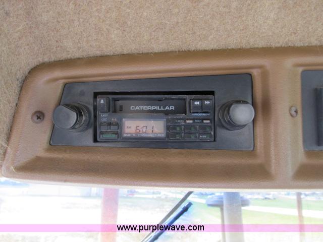 image for item B2666 1989 Caterpillar Challenger 65 tractor