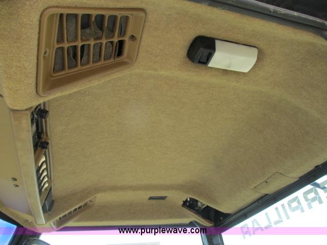 image for item B2666 1989 Caterpillar Challenger 65 tractor