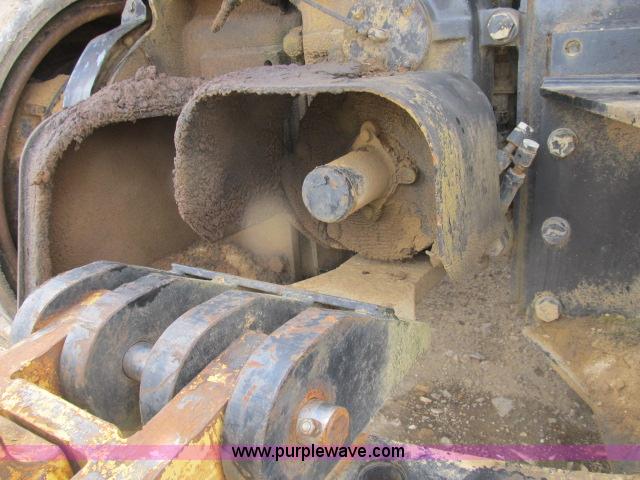 image for item B2666 1989 Caterpillar Challenger 65 tractor