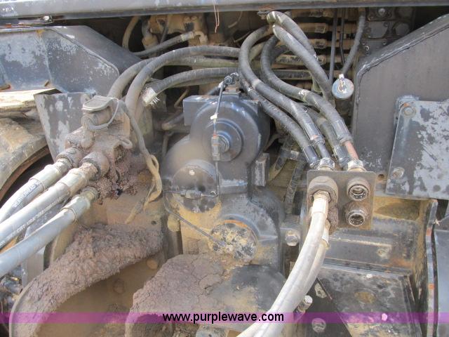 image for item B2666 1989 Caterpillar Challenger 65 tractor