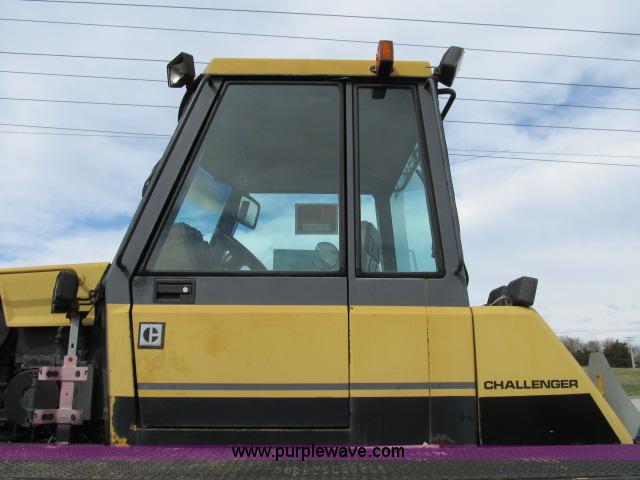 image for item B2666 1989 Caterpillar Challenger 65 tractor