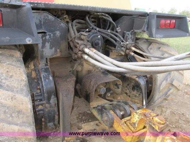 image for item B2666 1989 Caterpillar Challenger 65 tractor
