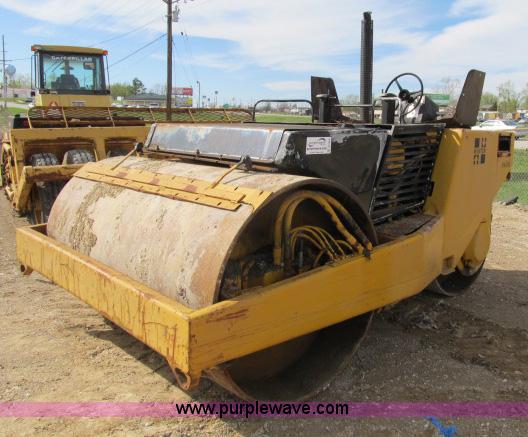 image for item B2668 Hyster C627B double drum vibratory roller